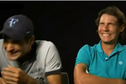 Roger Federer y Rafael Nadal tentados al grabar una publicidad
Foto: captura de pantalla Tennis TV