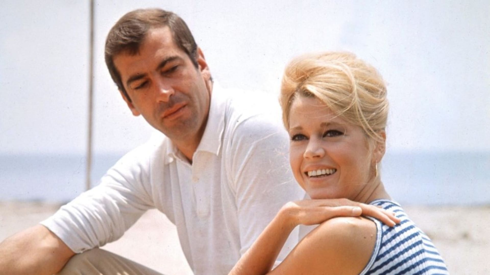 Roger Vadim y Jane Fonda en Saint Tropez, en 1966