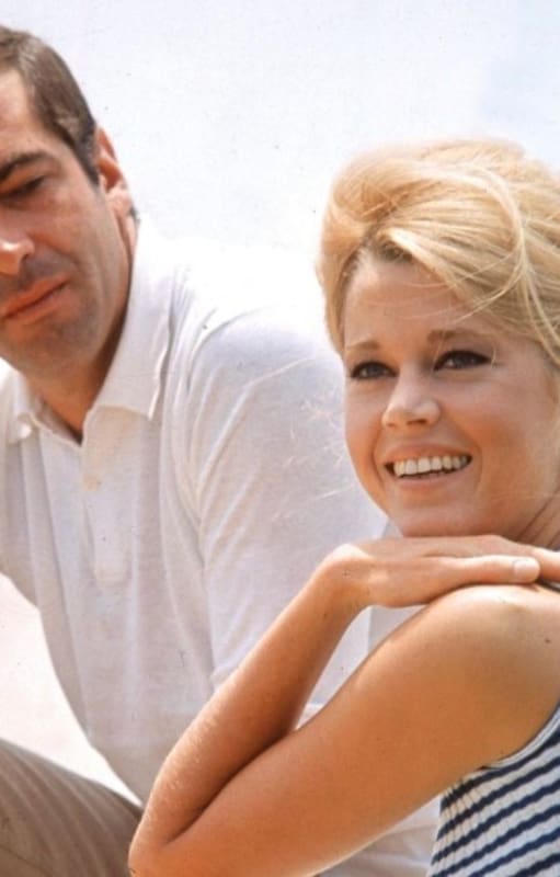 Roger Vadim y Jane Fonda en Saint Tropez, en 1966