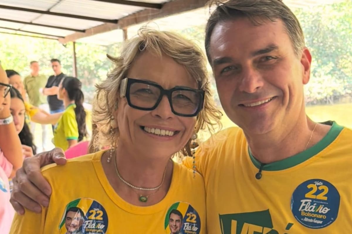 Rogéria Bolsonaro, madre de Flavio, se expresó en redes sociales sobre la fuga de su hijo a Estados Unidos