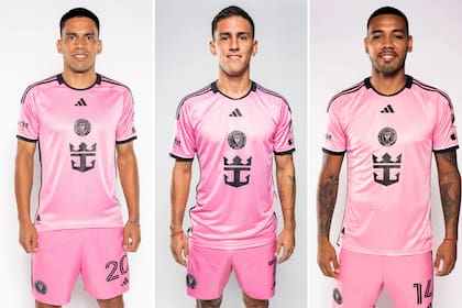 Rojas, Gómez y Martínez representan al fútbol paraguayo en un Inter Miami que también cuenta con figuras como Messi, Busquets, Suárez y Alba.