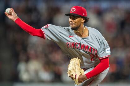 Rojos frenan racha de Gigantes 2-0 con gran labor de Greene en duelo de lanzadores frente a Webb