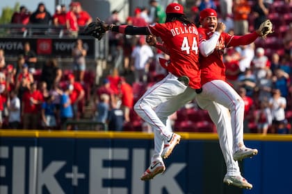 Rojos se cuelan en la postemporada para medirse a Shohei Ohtani y los Dodgers