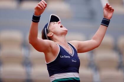 Podoroska celebra su pase a semifinales de Roland Garros.
