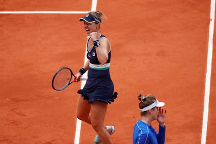 En Roland Garros, Nadia Podoroska venció a Elina Svitolina, 5° del mundo, por 6-2 y 6-4; en las semifinales se medirá con Iga Swiatek (Polonia) o Martina Trevisan (Italia).