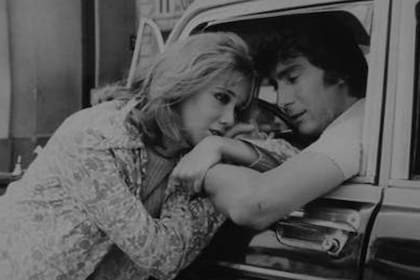 Solita y Claudio García Satur en una escena de Rolando Rivas, taxista, un clásico de la televisión argentina