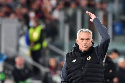 Roma sueña de la mano de Mou: las casas de apuestas lo ven como favorito en la final
