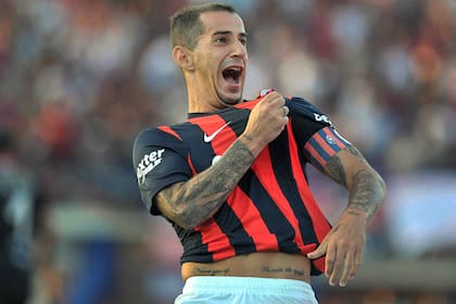 Romagnoli, símbolo y leyenda de San Lorenzo