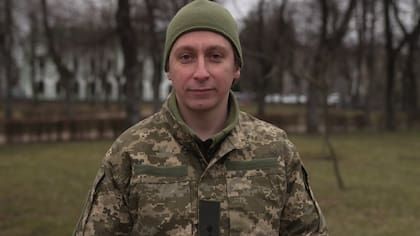 Roman cree que la cibernética juega un rol enorme en la guerra.