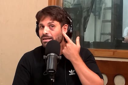 Román mostró el golpe que sufrió durante su programa con Malena Pichot en Futurock