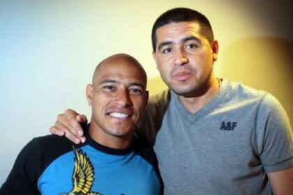 Román quiere volver a jugar con Clemente en Argentinos