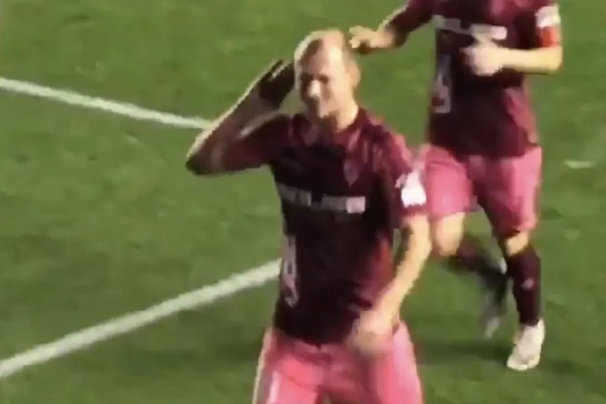 Román Zozulya dejó el campo de juego desafiando a los hinchas del Rayo