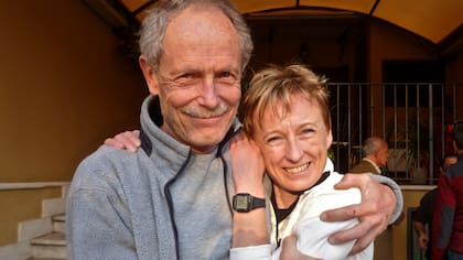 Romano Benet y Nives Meroi hicieron cumbre en las 14 montañas más altas del mundo