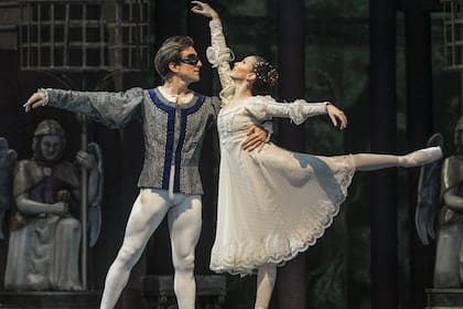 Escena de "Romeo y Julieta", uno de los títulos que sobresalieron en la temporada 2018 del Ballet Estable del Teatro Colón