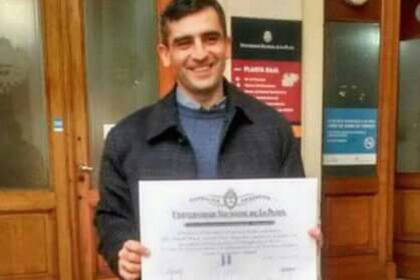 Romero el día que recibió su título de abogado, en la Universidad de La Plata