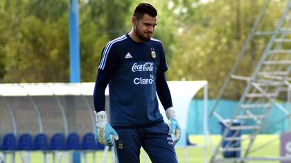 Romero se bajó del avión y se fue a entrenar con la selección