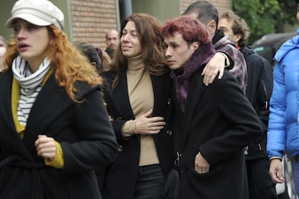 Romina Gaetani en la despedida de Ernestina Pais