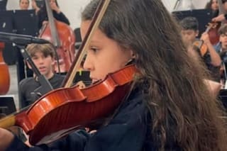 De qué murió la joven violinista que emocionó al Papa León XIV