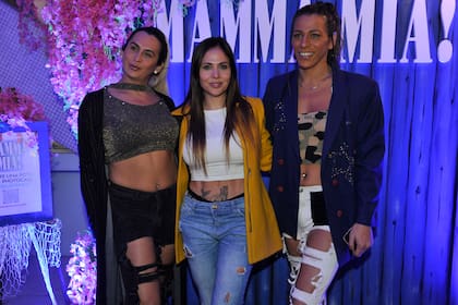 Romina Uhrig junto a Sol 1 y Sol 2, las participantes que saltaron a la fama en Bailando 2023