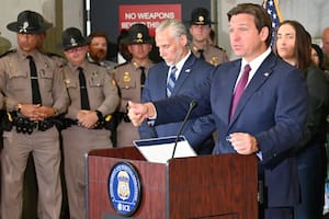 Ron DeSantis anunció que organismos como la Lotería de Florida y la Comisión del Juego participarán en operativos migratorios junto al ICE y el DHS
