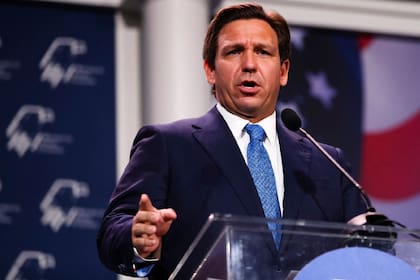 Ron DeSantis aprobó una estricta ley inmigratoria para Florida