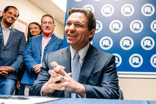 Las dos leyes que Ron DeSantis debe aprobar para evitar a los okupas en la temporada de huracanes