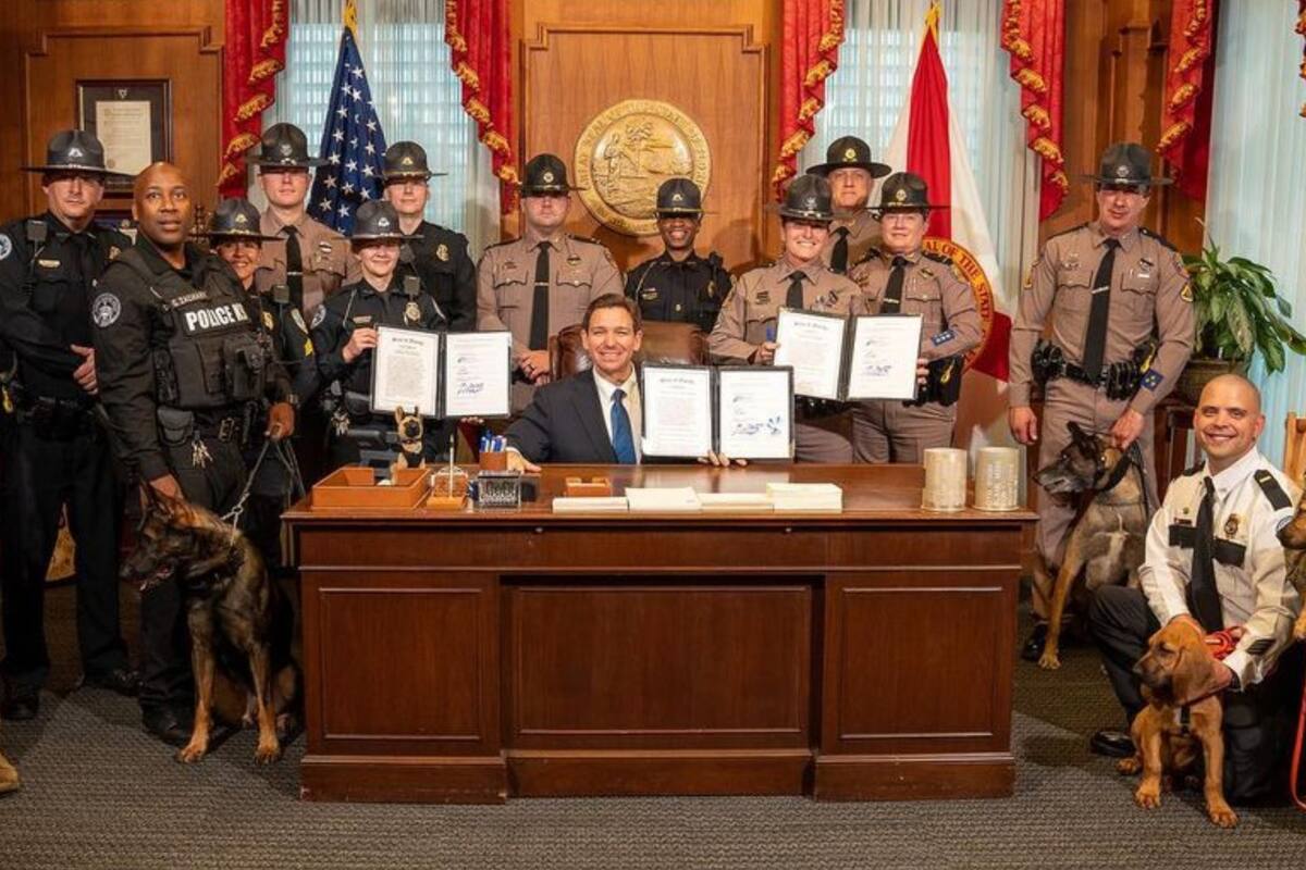 Ron DeSantis firmó un proyecto de ley que le da protección especial a los perros policía