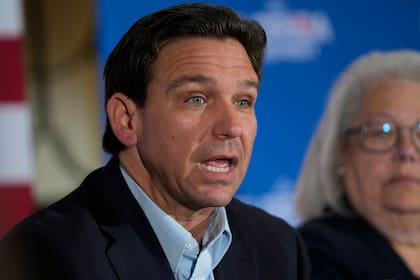 Ron DeSantis ha impulsado diferentes restricciones para evitar que se "adoctrine", según consideró, a los niños sobre temas de orientación sexual