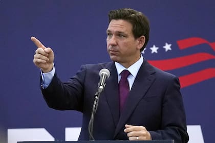 Ron DeSantis hizo cambios en su equipo de campaña; contrató gente nueva