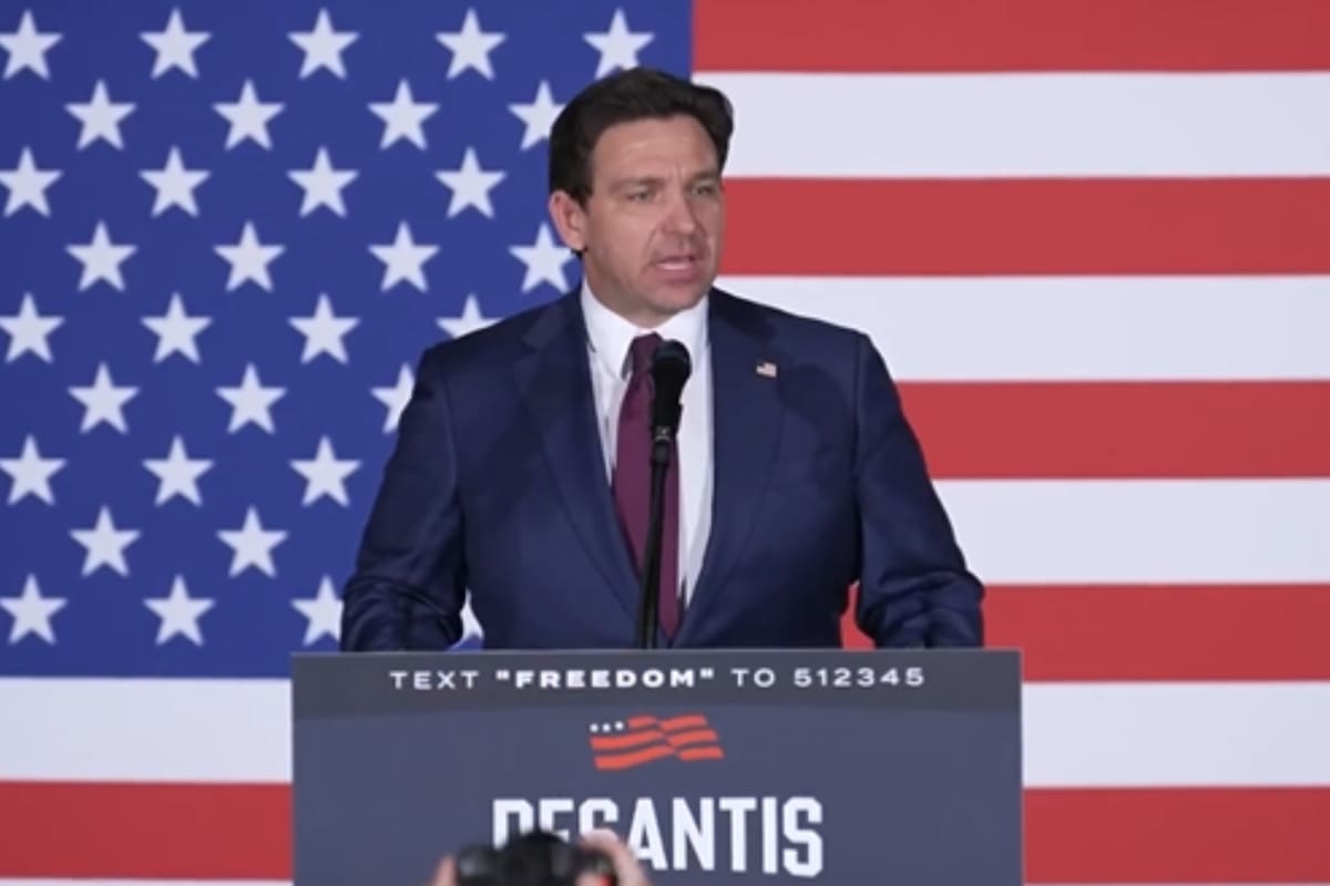 Ron DeSantis ofrece un discurso luego del caucus de Iowa, el 15 de enero de 2024