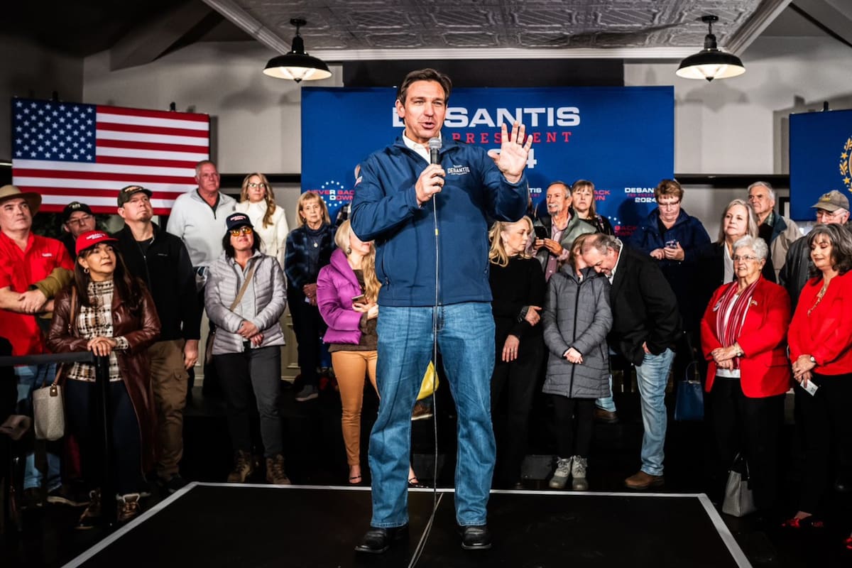 Ron DeSantis participa como "invitado" del súper PAC Never Back Down, que apoya la candidatura del gobernador de Florida