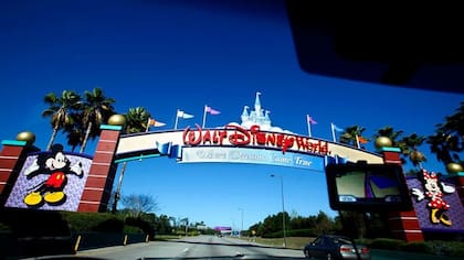 Ron DeSantis y Disney sostienen una batalla desde el año pasado