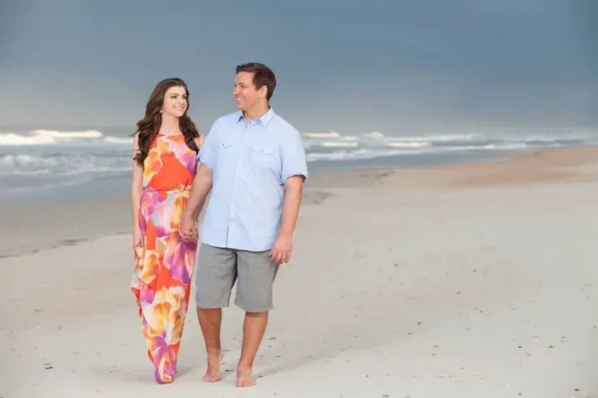 Ron DeSantis y su esposa, Casey, en una gráfica de 2015