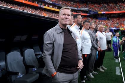 Ronald Koeman dirigió a Países Bajos en el último Mundial: en la imagen, en el partido ante Suecia