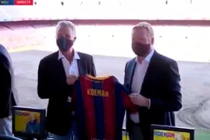 Ronald Koeman es el nuevo entrenador de Barcelona y firma por dos temporadas.