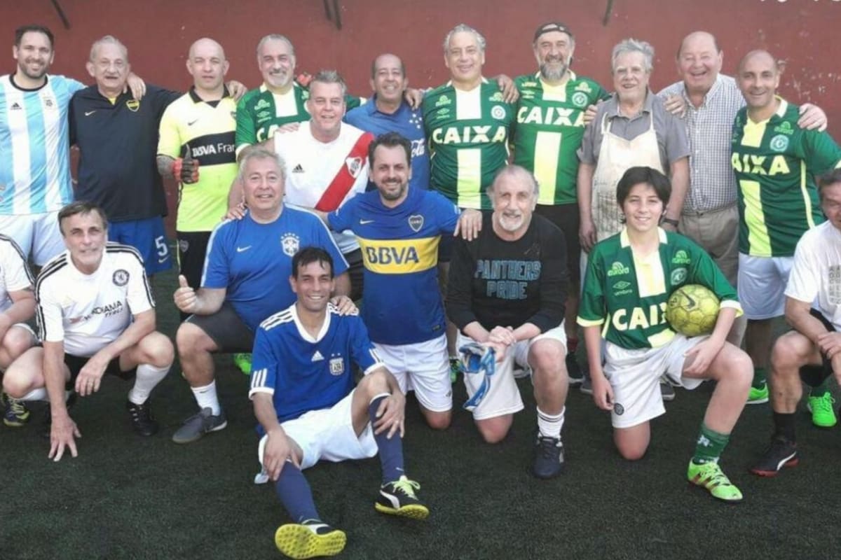 Ronald tiene 78 años y juega en Open Gallo desde hace 22 años (Foto: Ronald Rodríguez)
