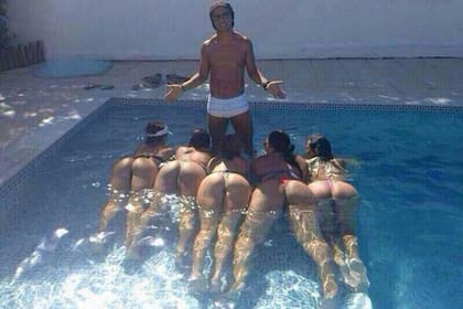 Ronaldinho y una postal en su casa