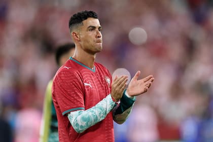 Ronaldo y otro antecedente donde la FIFA permite jugar a futbolistas expulsados.