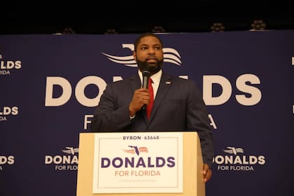 Ronalds se posiciona como el candidato principal en las elecciones por gobernador de Florida