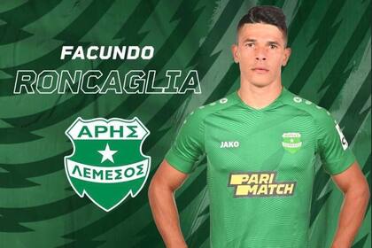 Roncaglia y una foto de cuando se incorporó al Aris Limassol, de Chipre