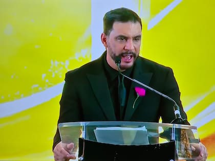 Ronen Suarc fue el conductor de los Martín Fierro Latino 2025