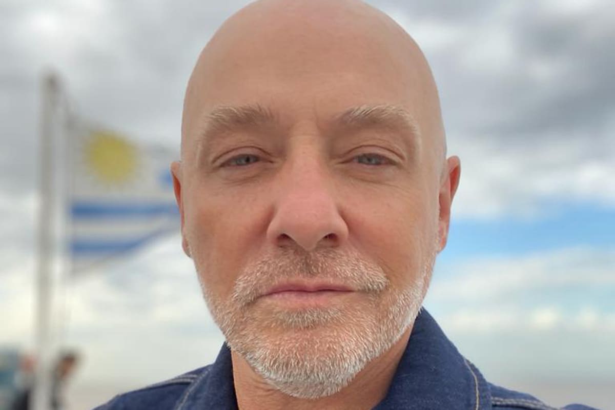 Ronnie Arias está atravesando la cuarentena obligatoria desde su casa en Uruguay