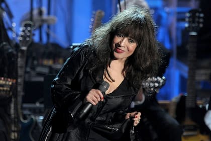 Ronnie Spector, en 2010, durante su show en la 25° edición del Rock And Roll Hall of Fame