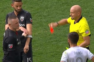 Con VAR y expulsión: la criminal patada de Wayne Rooney en la MLS