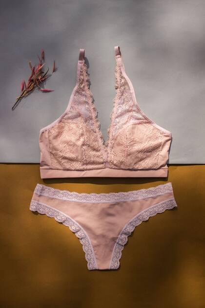 Hijas de María nació para dar respuesta a muchas mujeres operadas que no encuentran ropa interior con diseño que se adapte a sus necesidades.