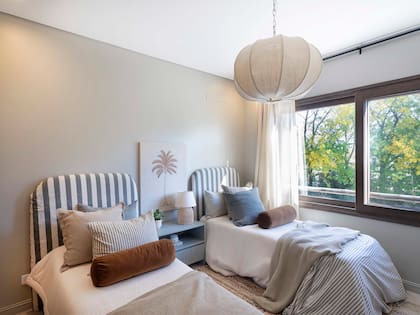 Ropa de cama y lámparas (Sol Palou Deco).