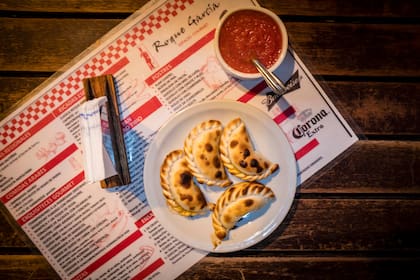 Roque García, muy buenas empanadas. Federico Quintana