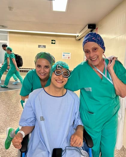 Roque Iglesias tiene 18 años, nació con parálisis cerebral, superó 50 cirugías en su cabeza y hoy da charlas motivacionales