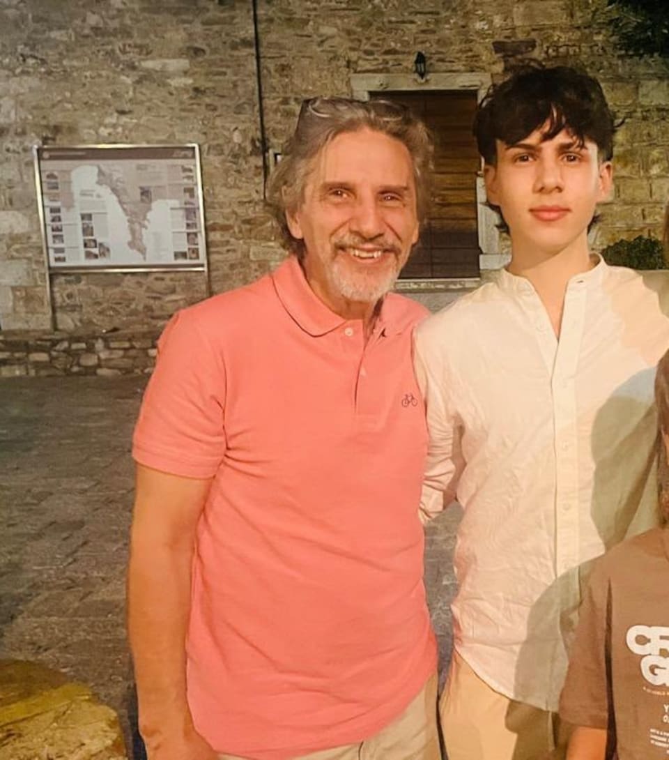 Roque Segre con su familia, el terremoto lo sorprendió al despertarse