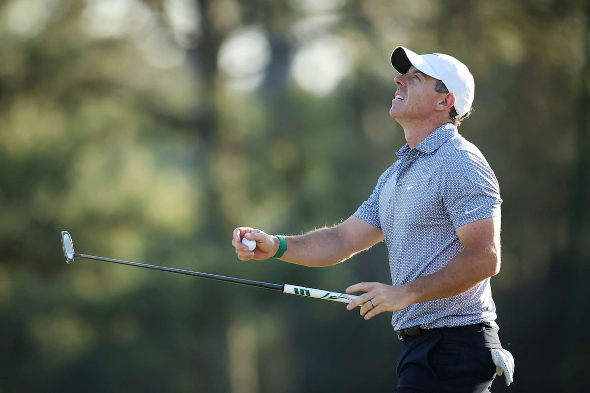 Rory McIlroy llevaba una ventaja récord de 6 golpes al cabo de la segunda vuelta, pero est sábado se le esfumó; definirá Augusta contra el otro puantero, Cameron Young, y otros aspirantes.